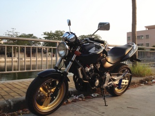 汕头代友出一台水水小黄蜂（多图）