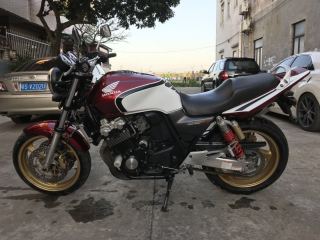惠州市博罗县园洲镇出售本田05年CB400三代。
