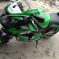 中山代友出售00--02年的ZX9R