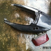 CB400 2代围裙 尾灯，原装 原版！CB400凸轮气门