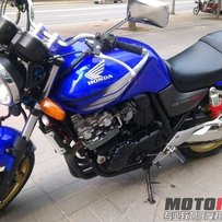 出售车况非常一流的  CB400！看了都流口水