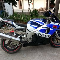 帮车友卖台电喷中R    750