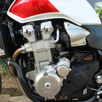 江西赣州章贡区出售纯水一手到家半年的CB1300