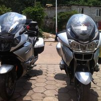 广西柳州代友出售全新车回来的13宝马1600GTL 08R1200RT 07阿普利亚SL750