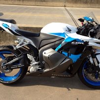 广西藤县出售09CBR600！！