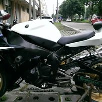 广东中山秒杀出03雅马哈R1同03本田919