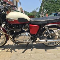 广西柳州代友出售真牌14宝马F800GS ADV 和真牌11凯旋T100