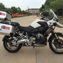 出售11年宝马GS1200带3箱  价格83000接刀   12年Z1000SX 56800
