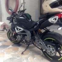 代友出售中山地区黑色欧版黄龙600，贝纳利BN600