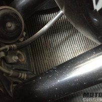 茂名地区出售07R1，新换对胎s20改装全段格雷夫斯碳纤维竞技排气，车况完美