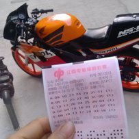 江西赣州卖一台全原八新的本田NS 50cc仔