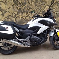 番禺【摩族联盟】车友出售一手9.5成新的NC750